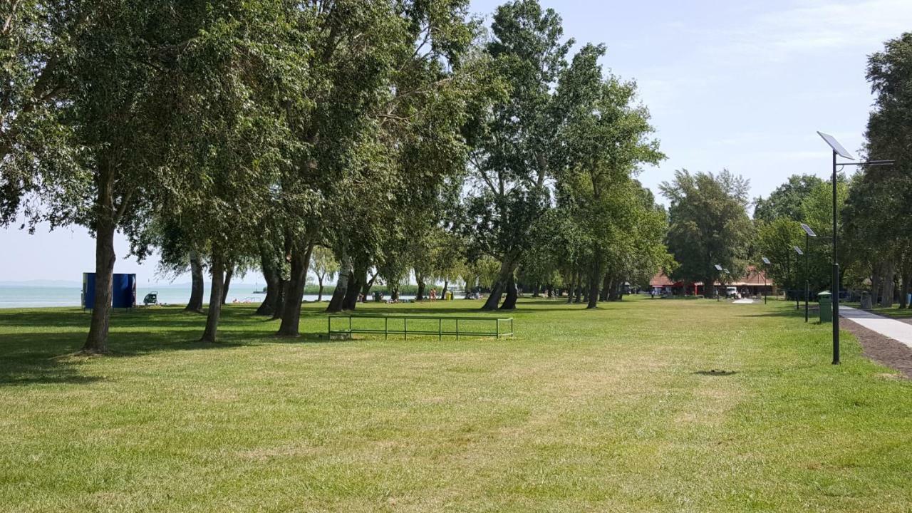 Lelle Resort Cb34 Balatonlelle Buitenkant foto