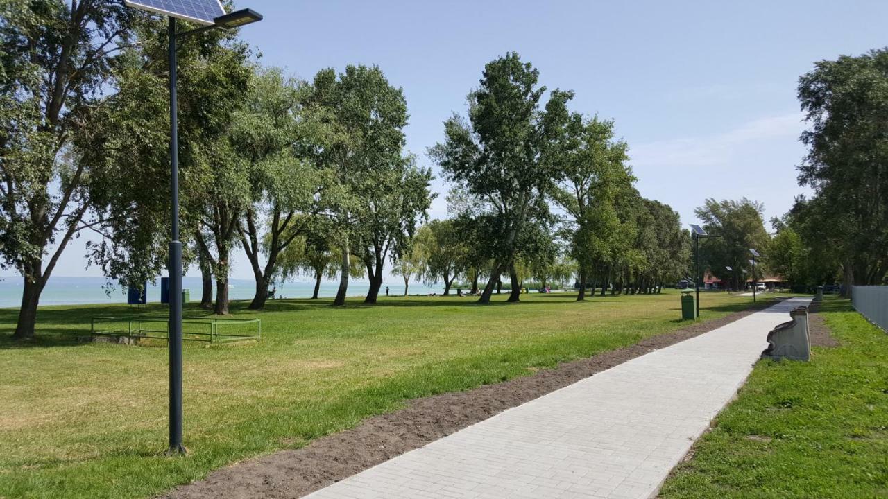 Lelle Resort Cb34 Balatonlelle Buitenkant foto